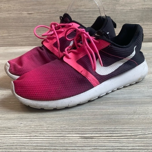 Nike Roshe Run flight weight Y6 or woman’s 7.5 ombré pink to black running shoe - Picture 4 of 13
